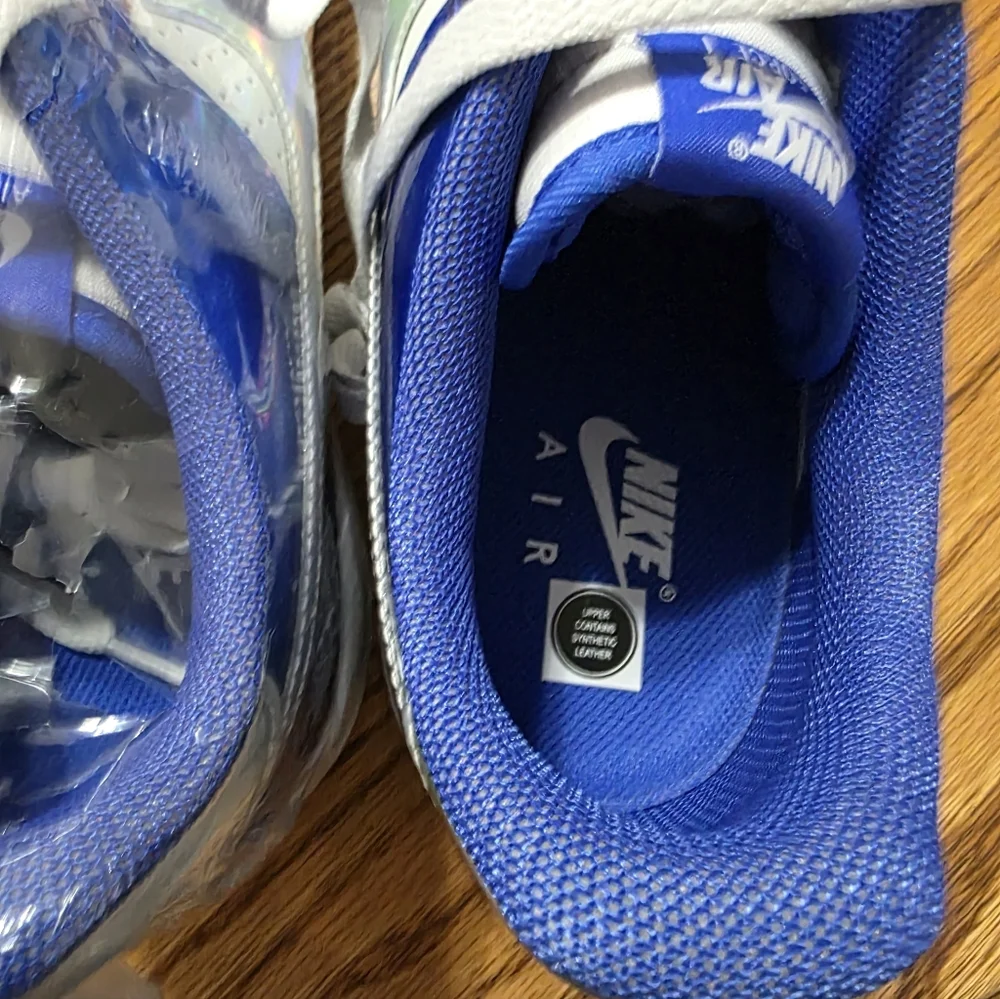 Nike AF1 LV8, Size 10.5 White and Royal Blue Low Top Air Sneakers BRAND NEW! - Picture 4 of 6